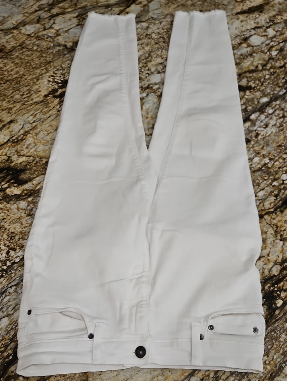Principle Denim Innovators Women’s White Jeans. Size 27 Inseam 26 Rise 9"